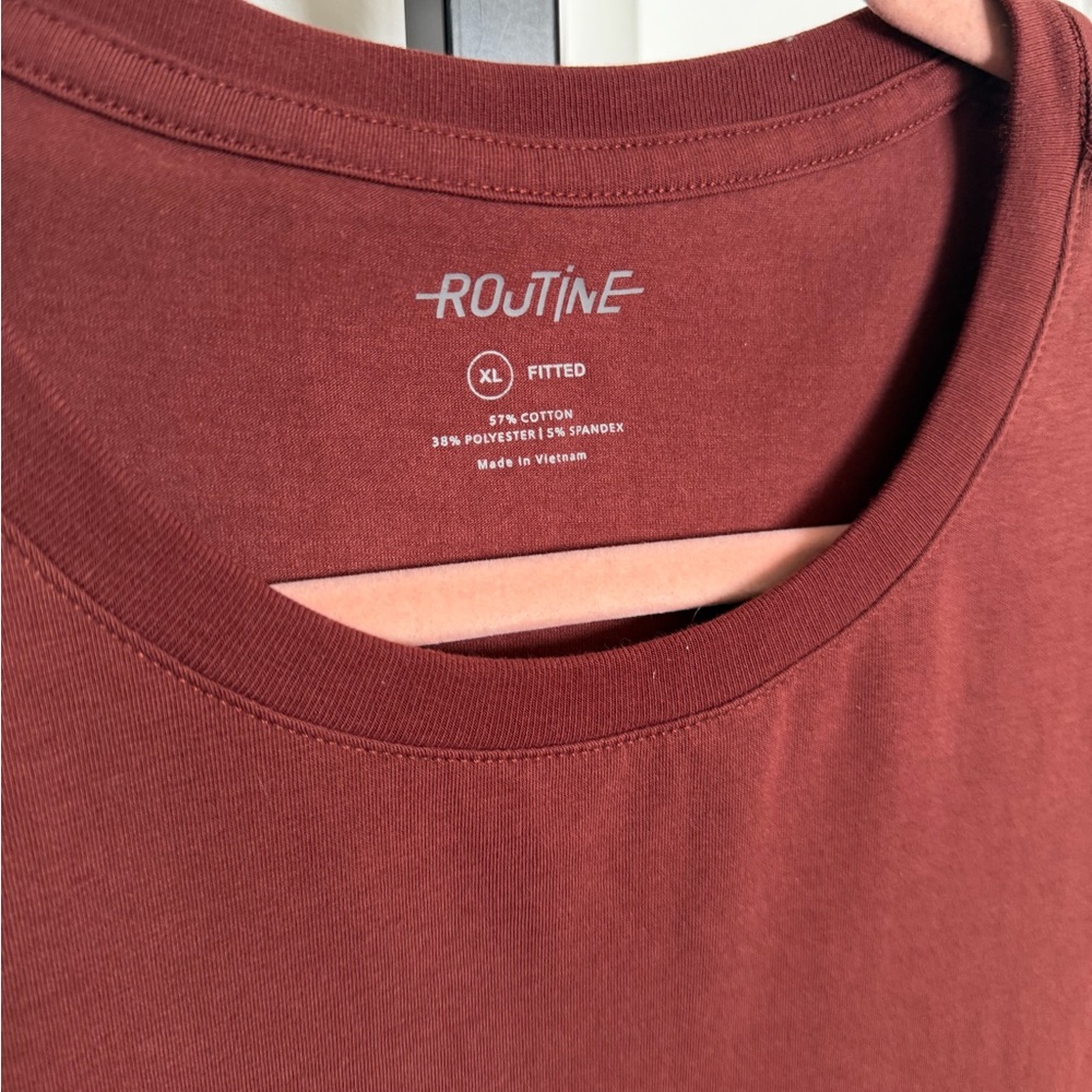Kuhl Routine Men’s Red Fitted T-Shirt - Picture 2 of 3